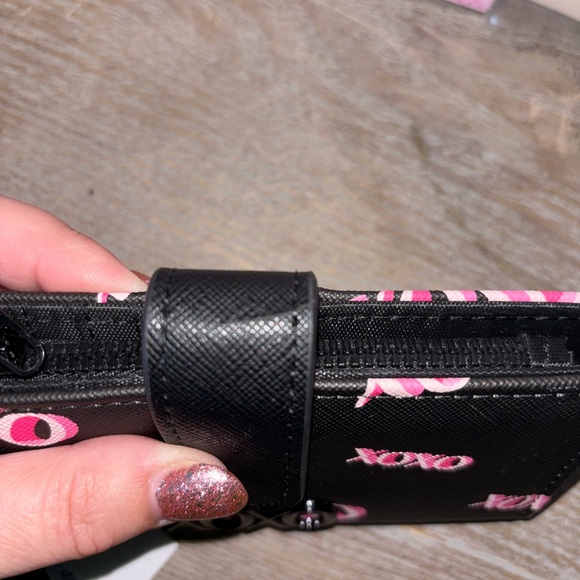 4 Piece Bundle! XOXO Wallet, Lip Gloss, Lip Mask, Air Freshie - Picture 5 of 5